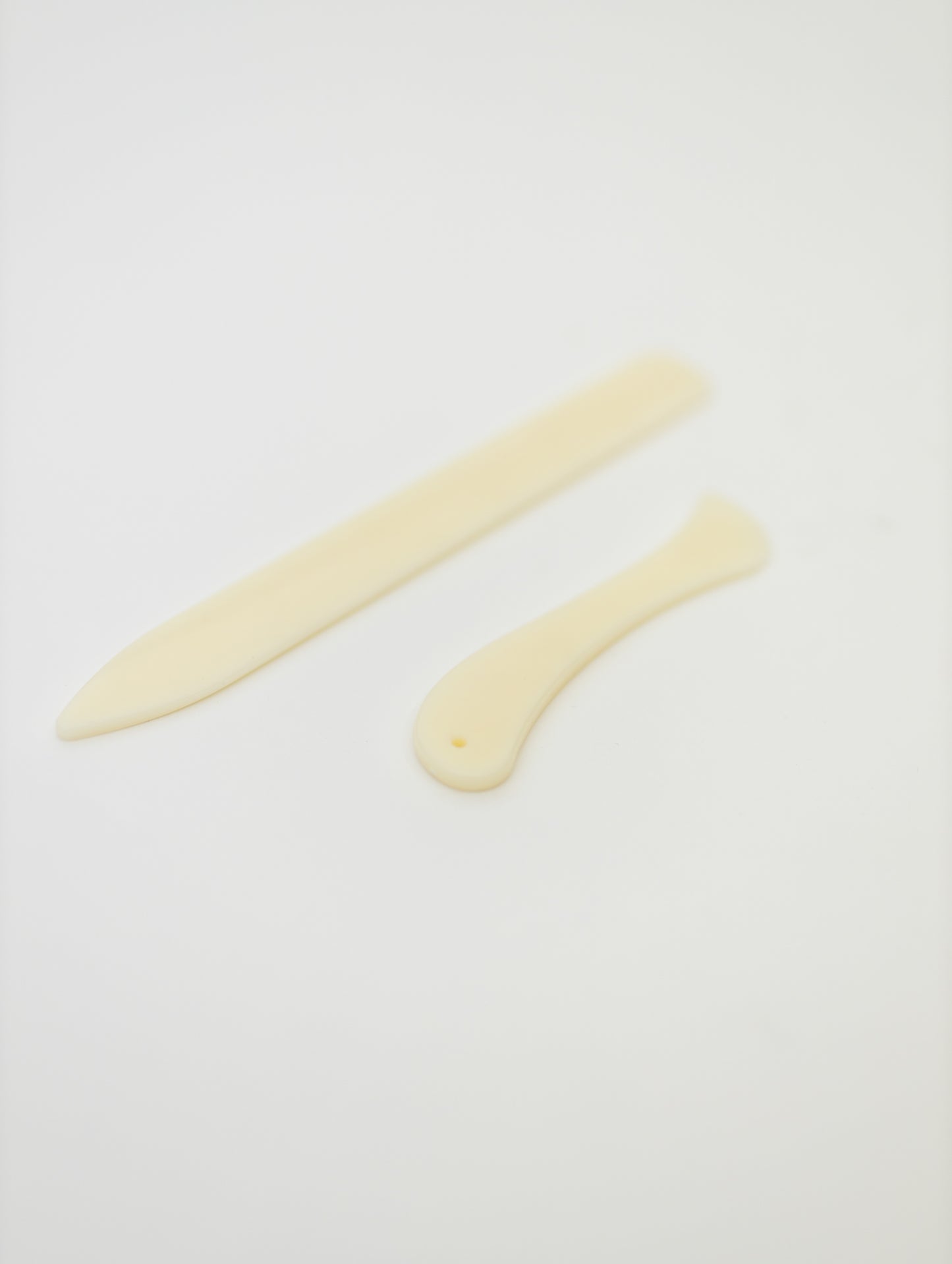 Plastic knives set for soles