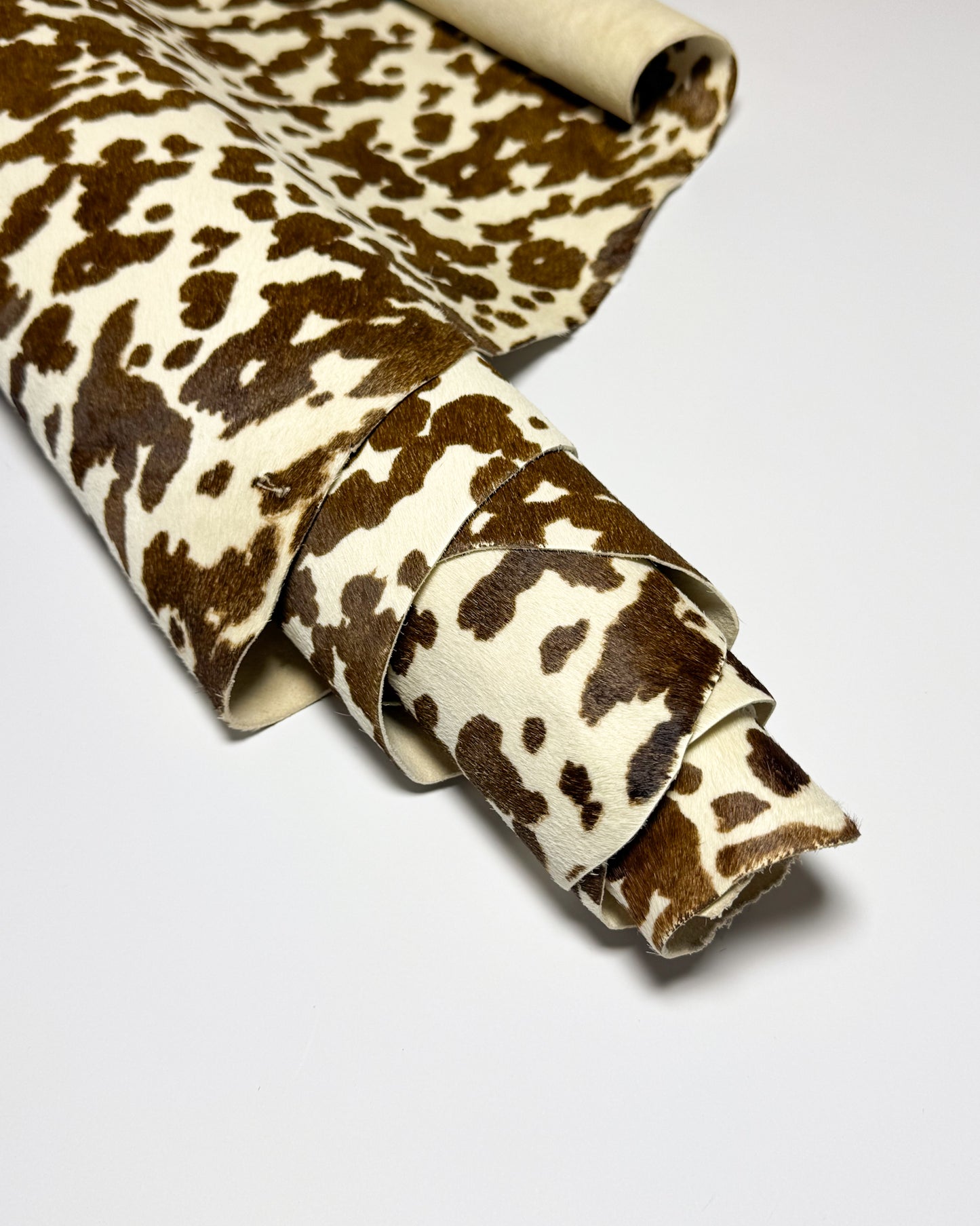Pony hair leather-cow type