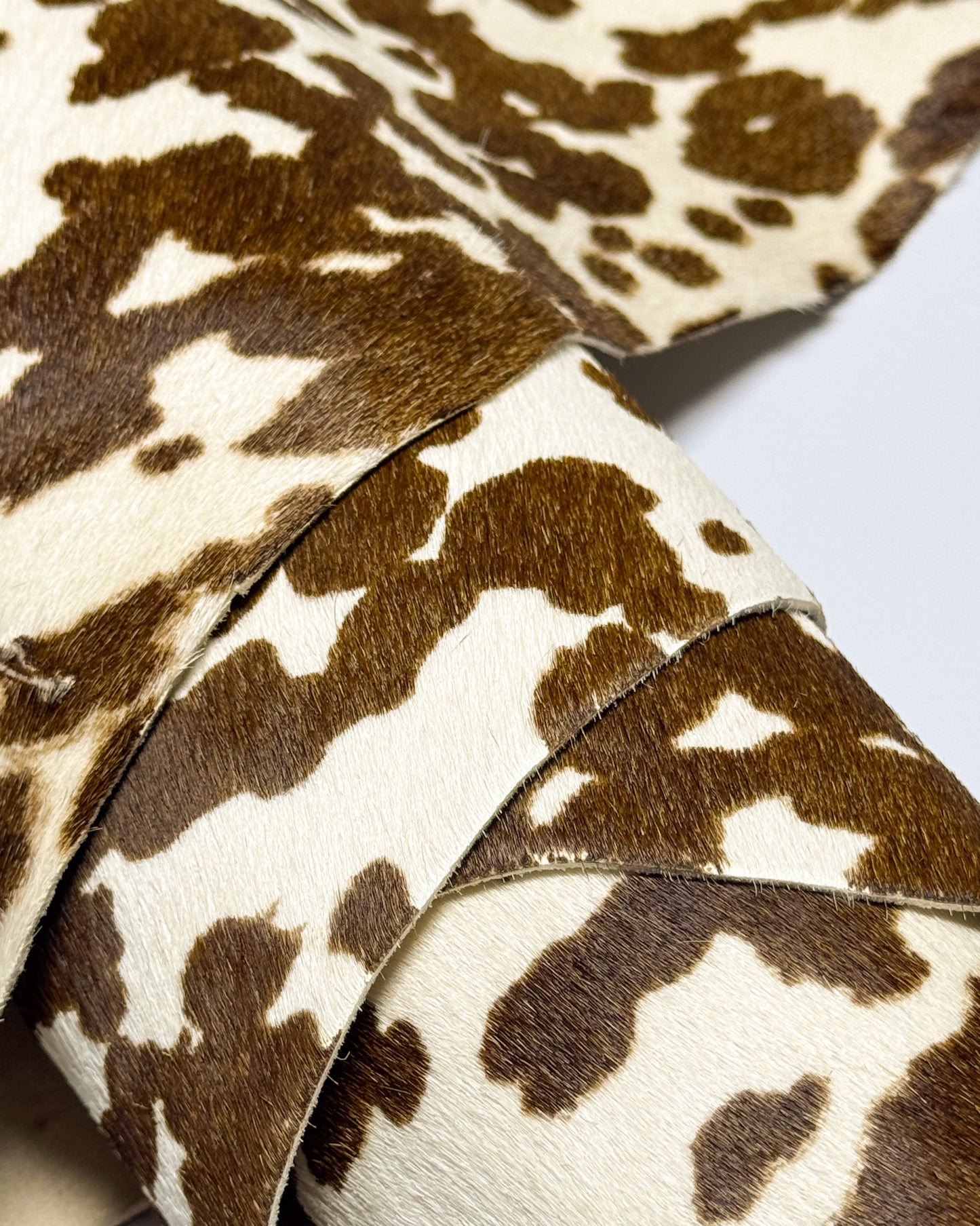 Pony hair leather-cow type