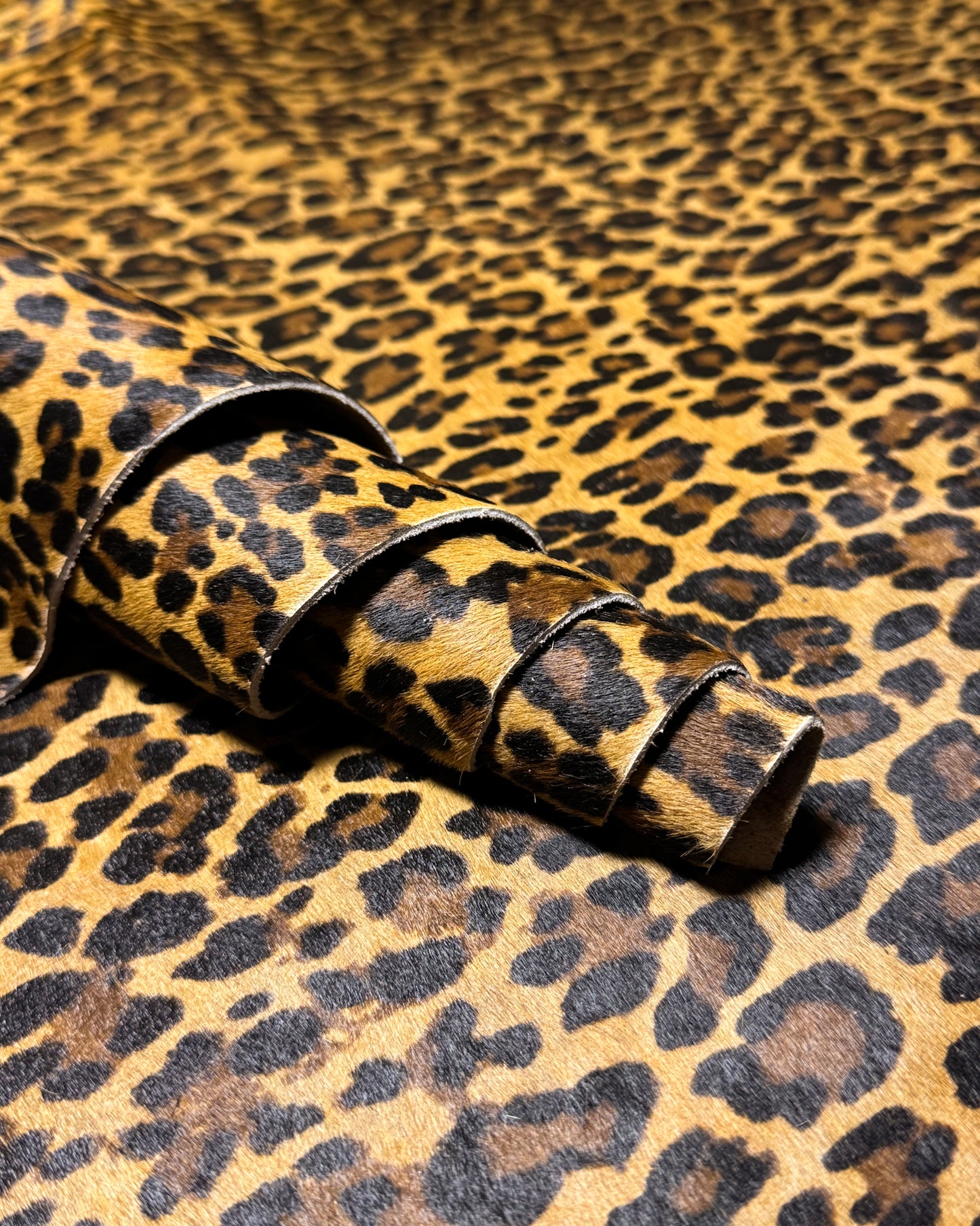 Pony hair leather-Lampar type