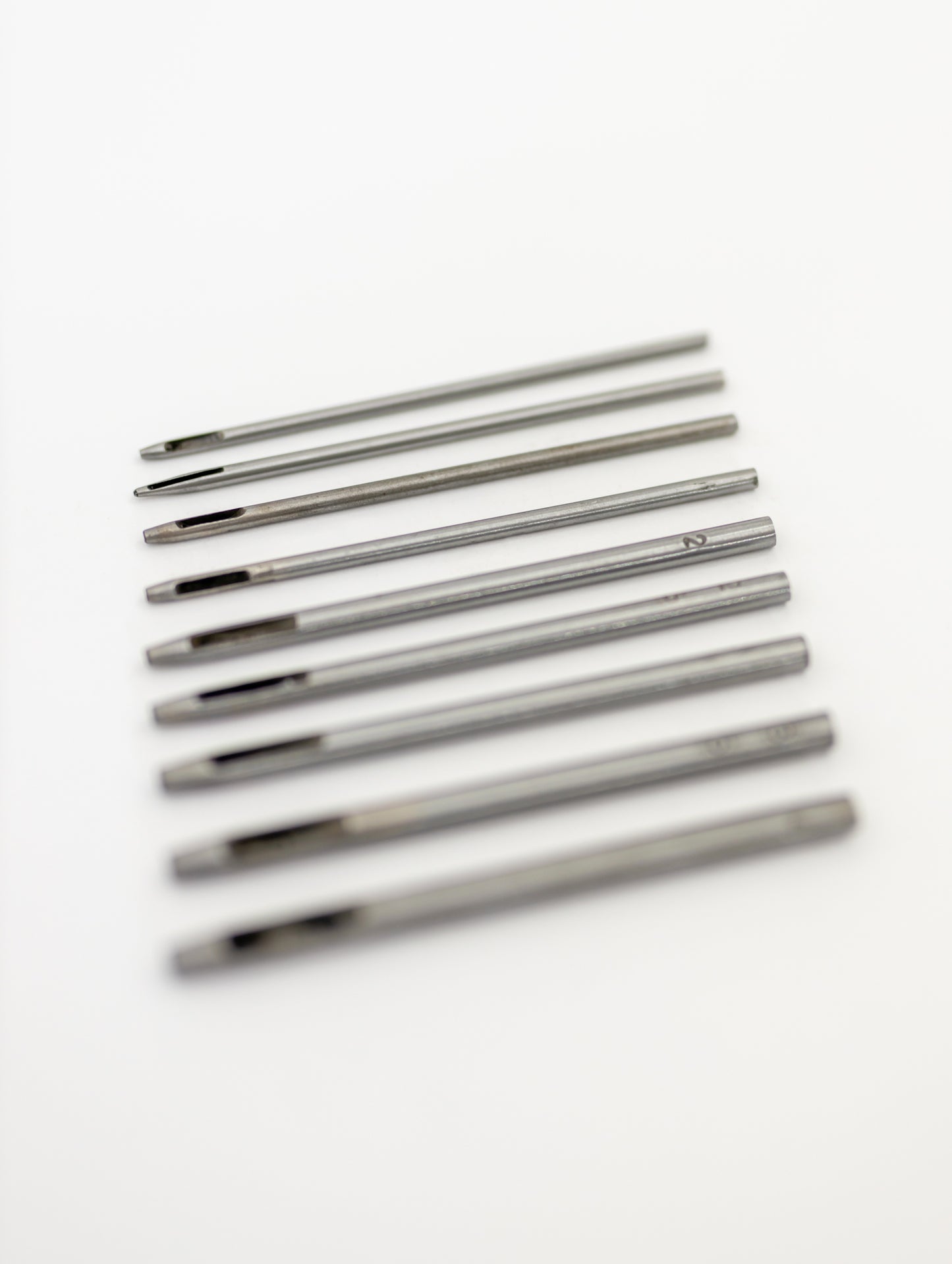Hand eyelet punches for leather