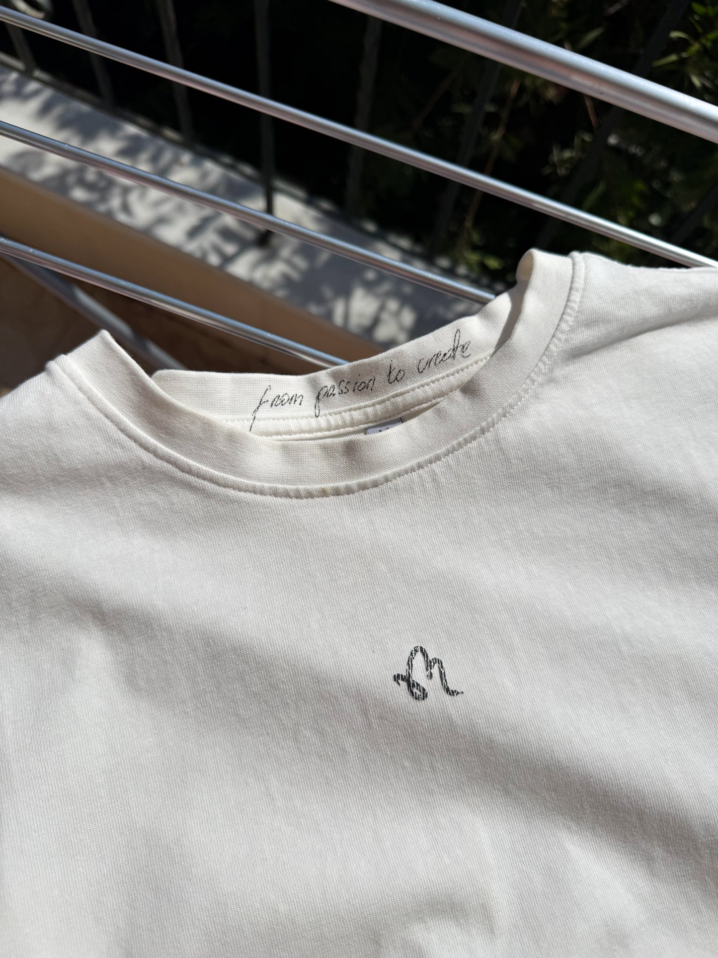 AM1 Woven concept tees
