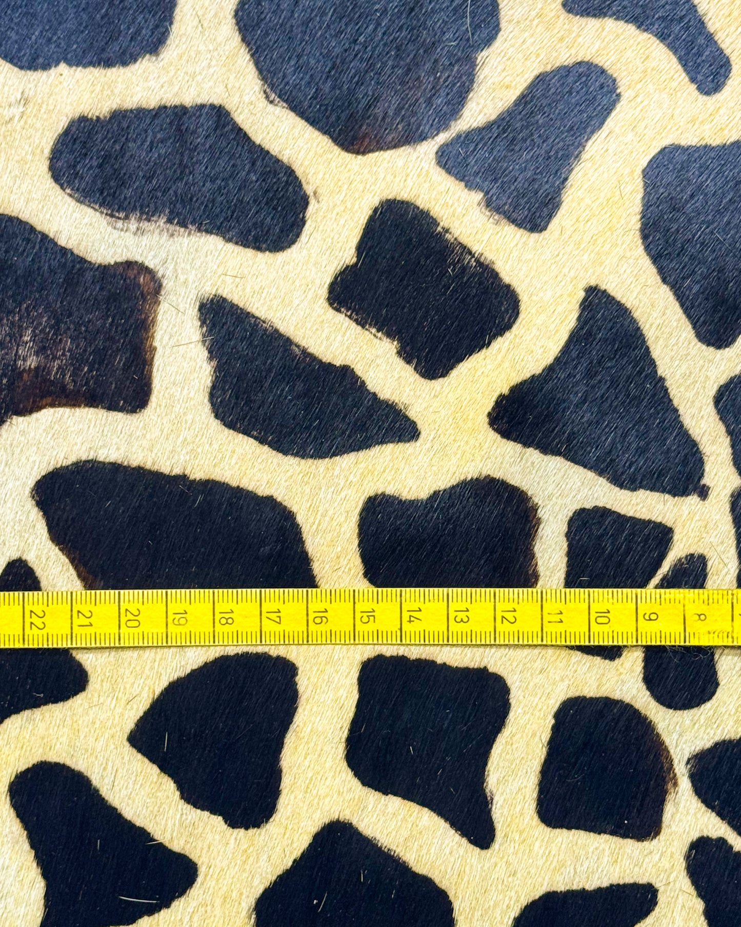 Pony hair leather-giraffe type