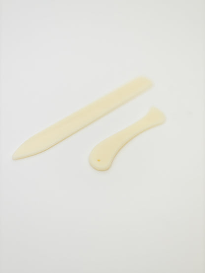 Plastic knives set for soles