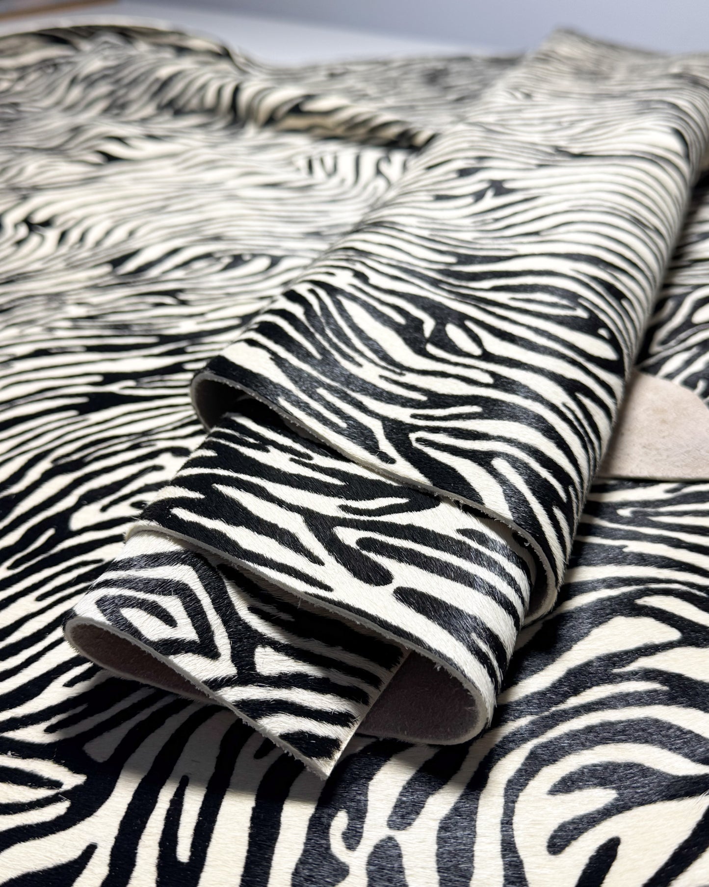 Pony hair leather-Zebra type