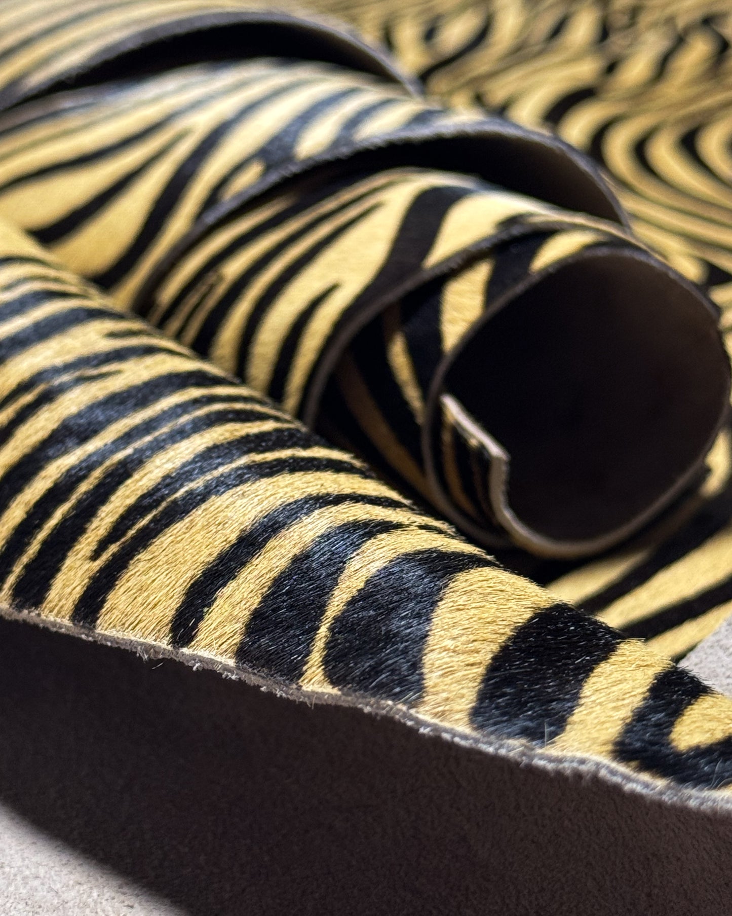 Pony hair leather-Tiger type