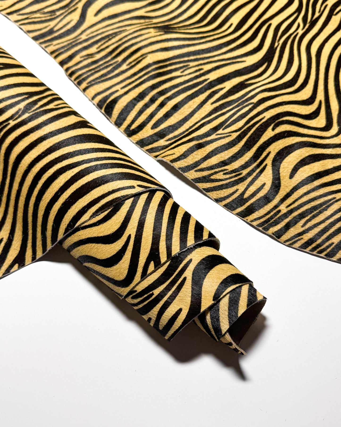 Pony hair leather-Tiger type