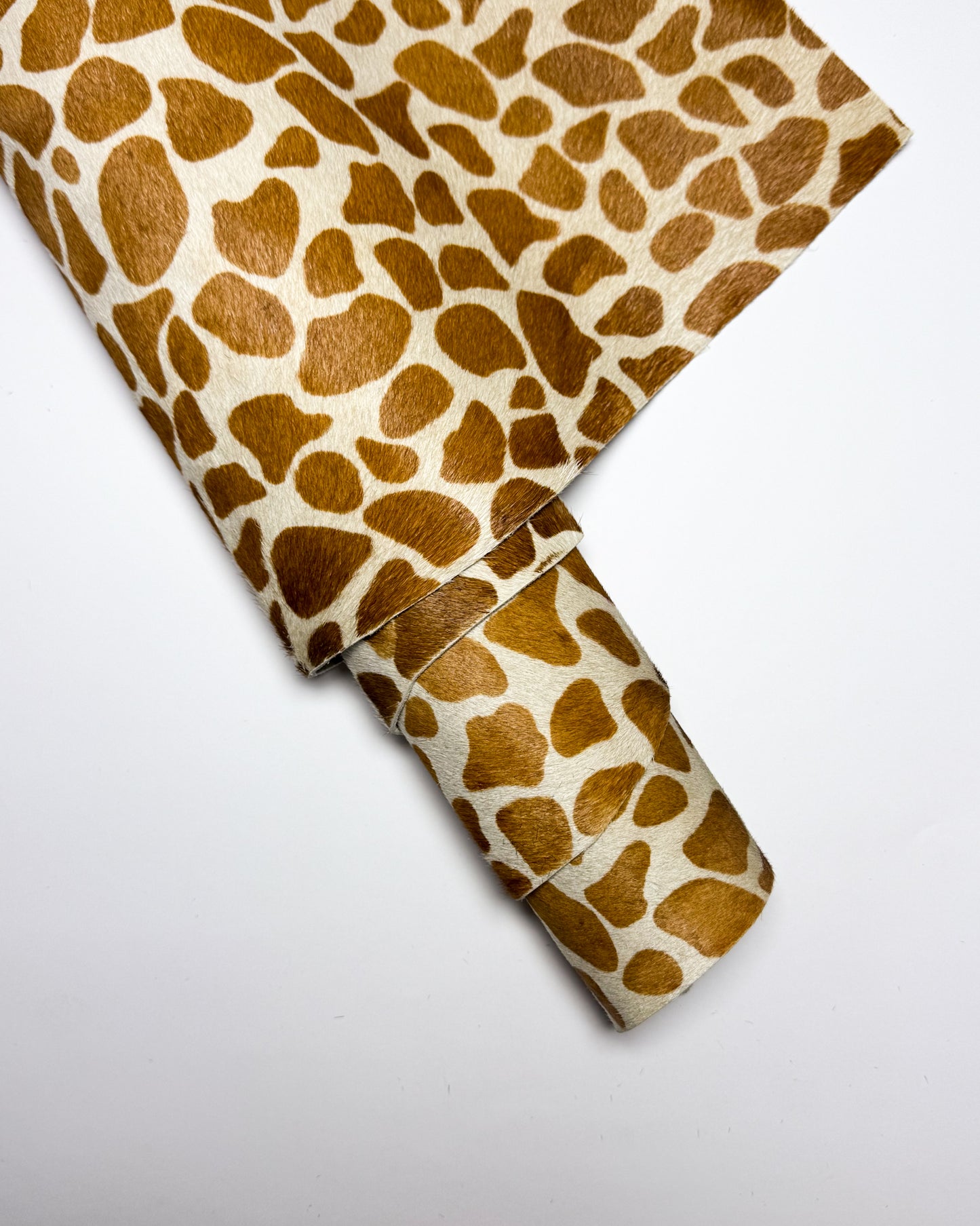 Pony hair leather-Giraffe type