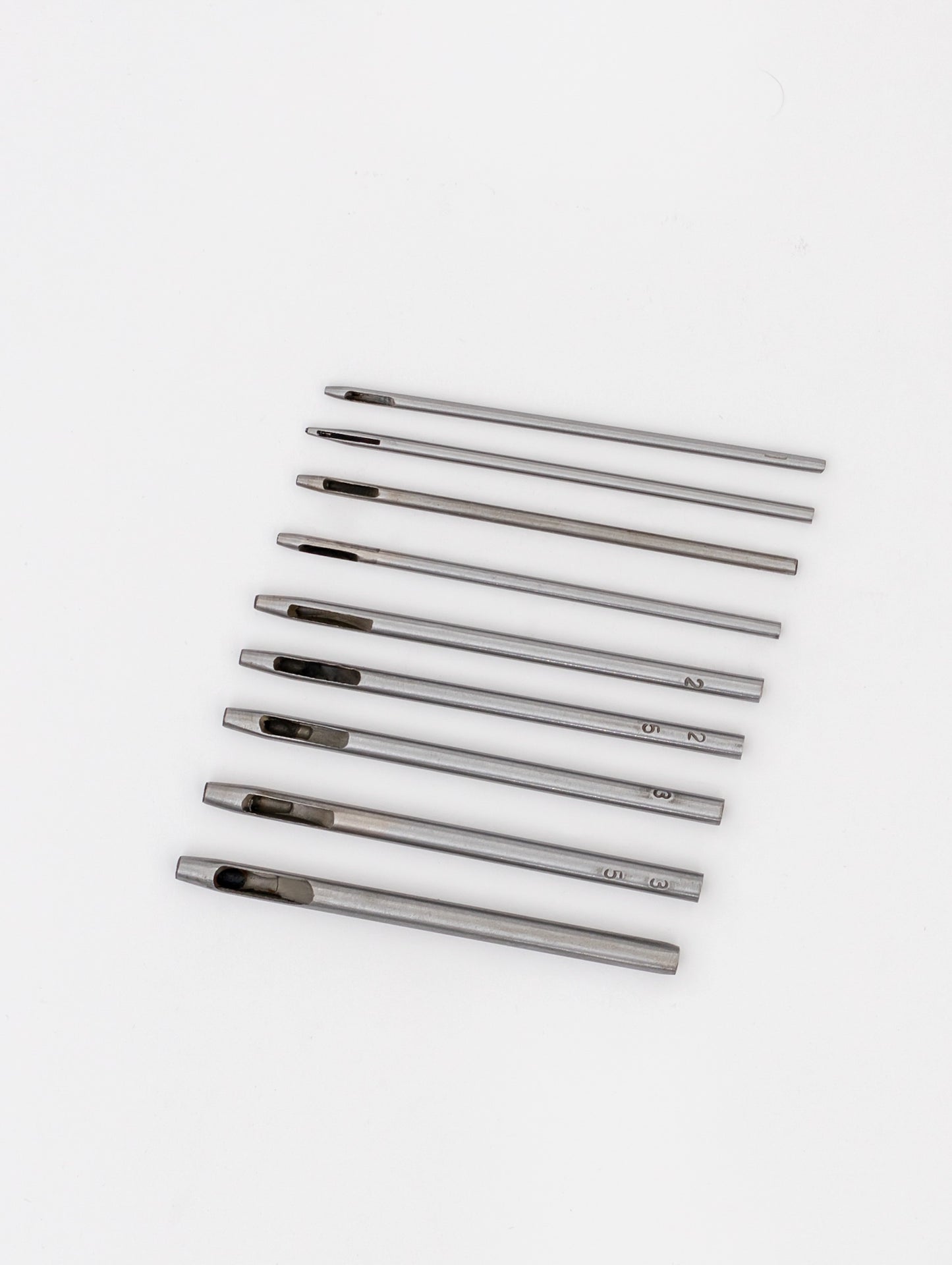 Hand eyelet punches for leather